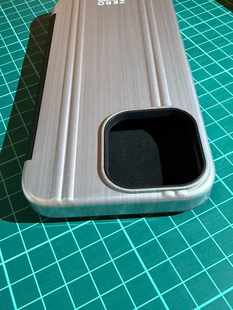 希少ZERO HALLIBURTON iPhone 16 ProMAX用　手帳型