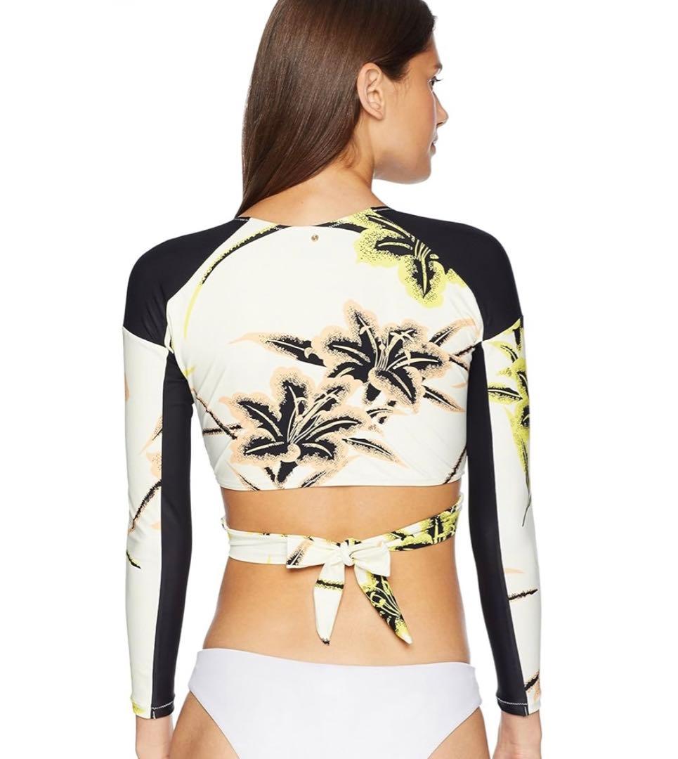 新品未使用 アメリカ購入 NYリゾートコレクション 百合の花ラッシュガード