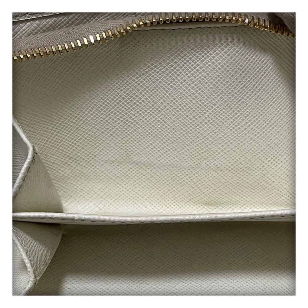 最終値下げ‼️ 極美品✨ PRADA プラダ サフィアーノ 二つ折り財布 ホワイト