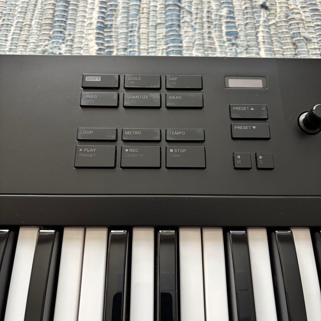 KOMPLETE KONTROL A61 MIDIキーボード