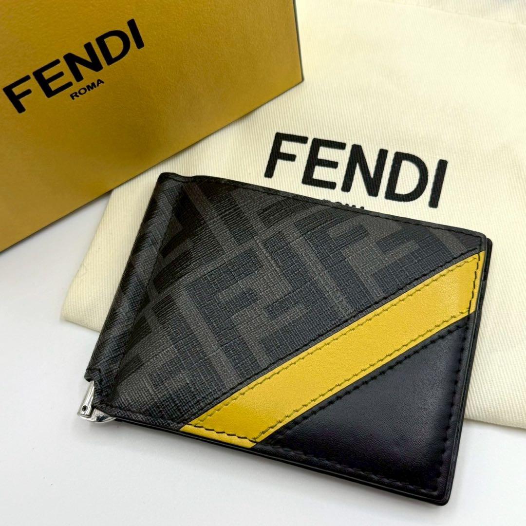 【美品】フェンディ ダイアゴナル マネークリップ ズッカ柄 PVC 黒 箱付き