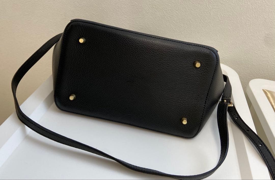 Christian villa★フラップショルダーバッグ、オケージョン、黒美品