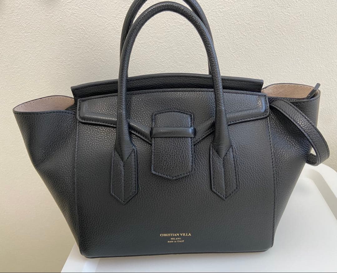 Christian villa★フラップショルダーバッグ、オケージョン、黒美品