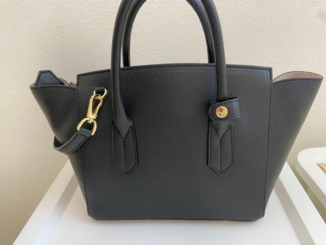 Christian villa★フラップショルダーバッグ、オケージョン、黒美品