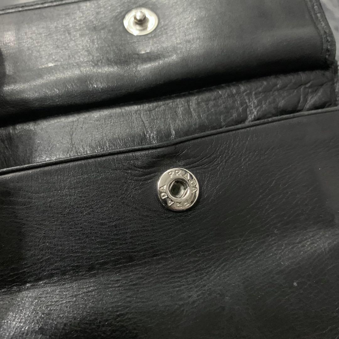 PRADA メンズ 二つ折り財布 ウォレット ロゴプレート 小銭 カード 収納