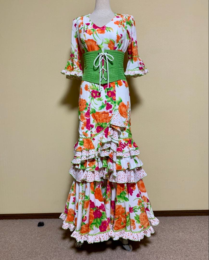 フラメンコ衣装　スペイン製フラワープリントワンピース、ウエストベルト付き