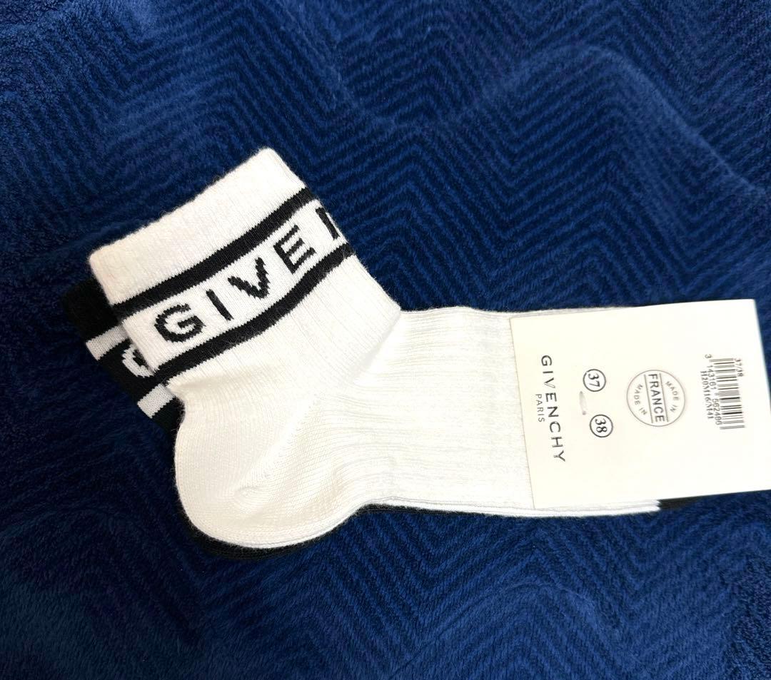 新品未使用✨本物GIVENCHY✨ 靴下✨黒白2足セット‼️激安‼️