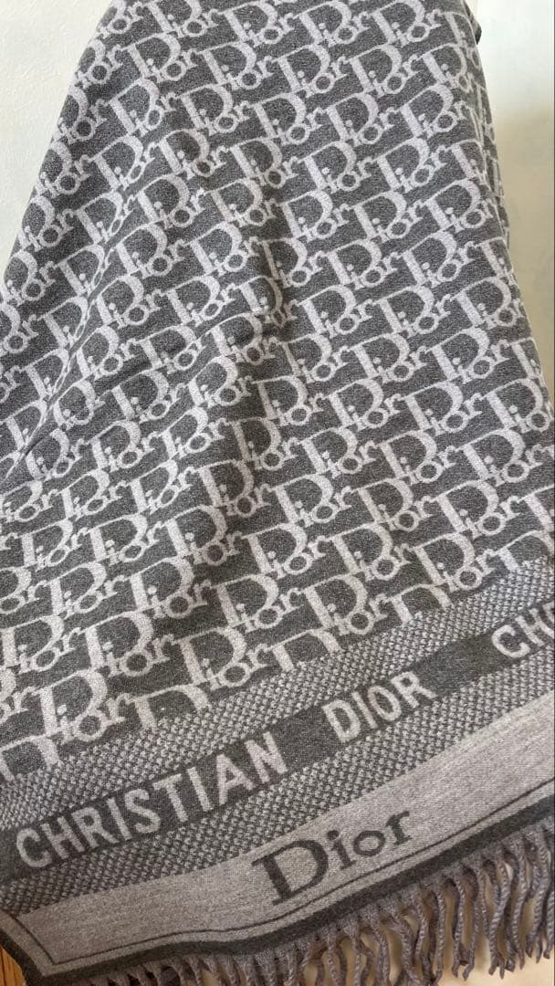 ロゴ柄 大判ストール グレー 60×180 フリンジ付き ノーブランド