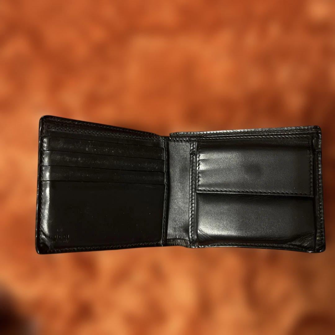 GUCCI 蛇モチーフ 二つ折り財布