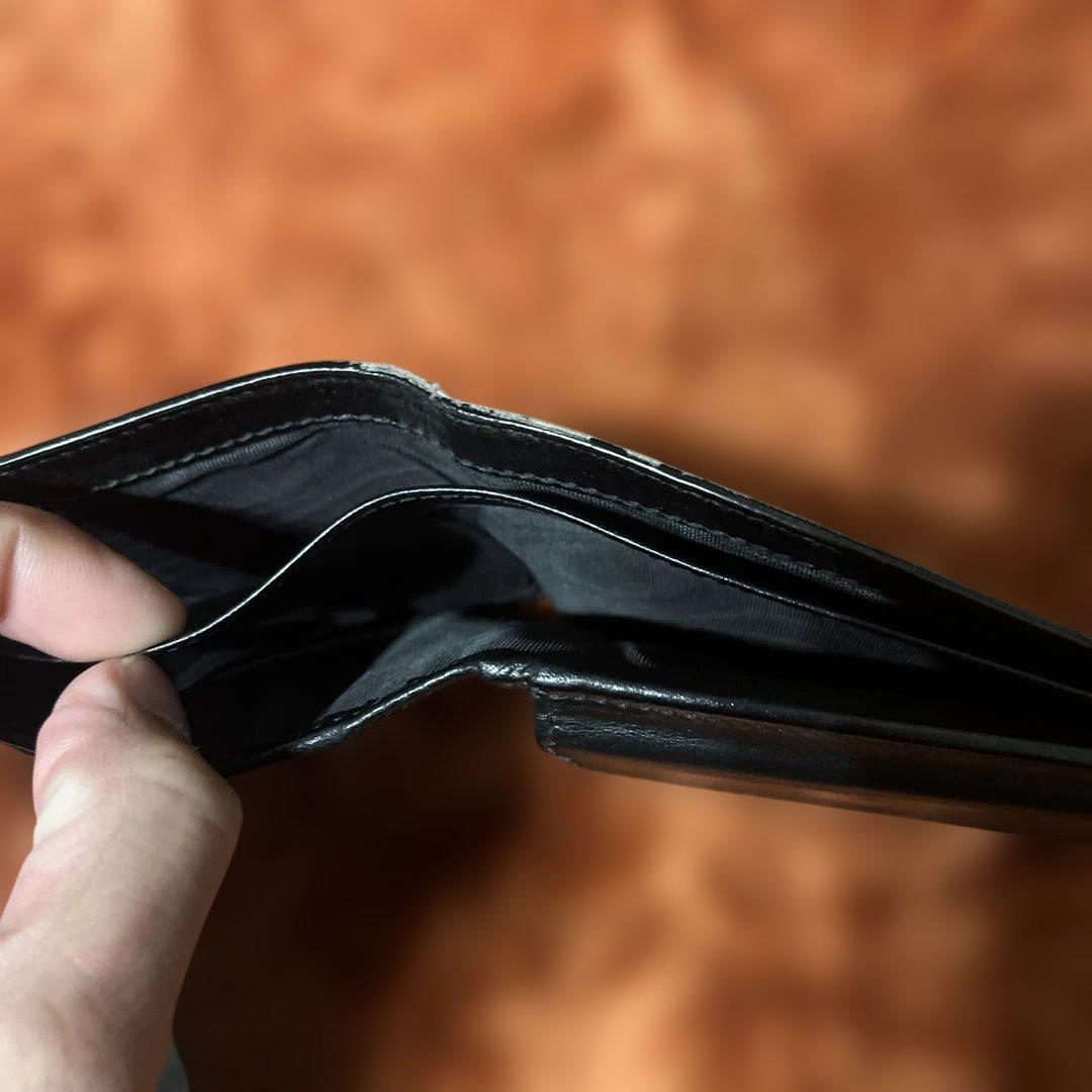 GUCCI 蛇モチーフ 二つ折り財布