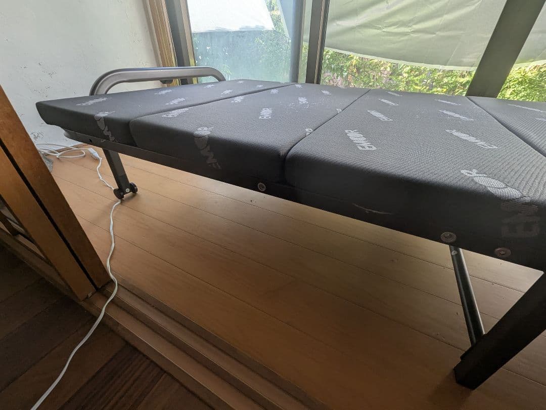 【送料込み】折りたたみベッド シングル EMOR 軽量 来客用 災害用