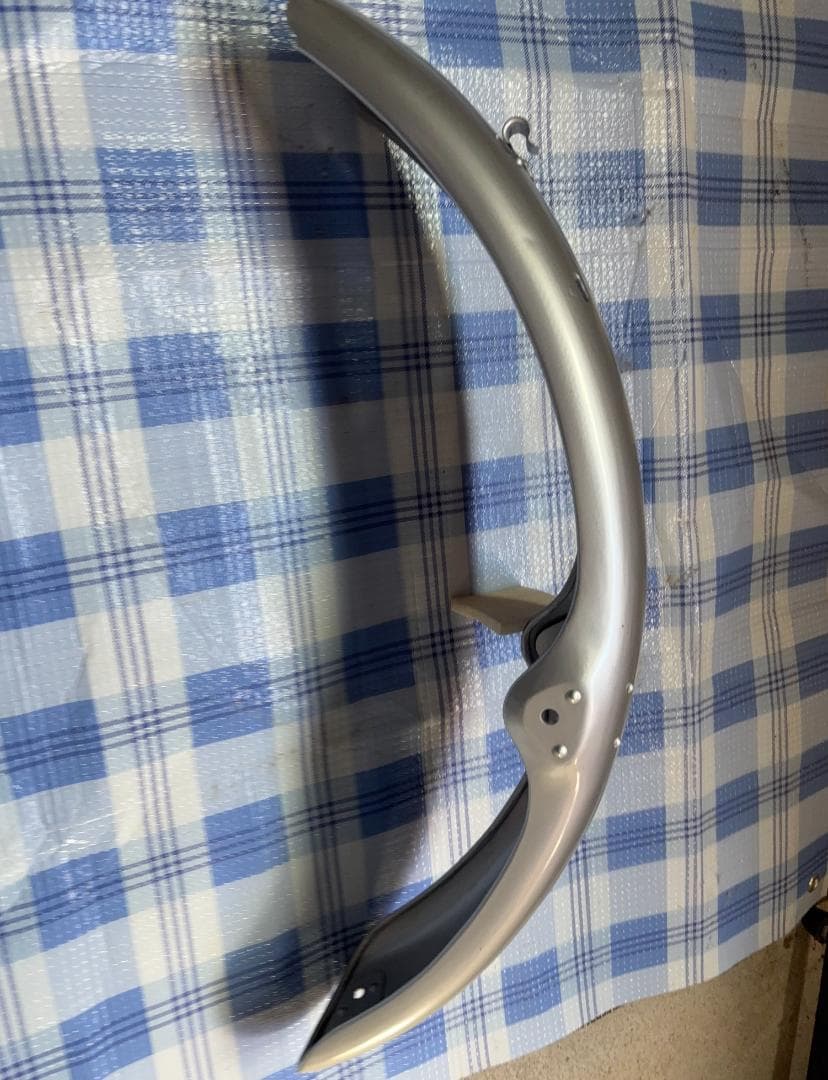 ホンダＣＢ７２アルミＲフェンダーＹパーツ？