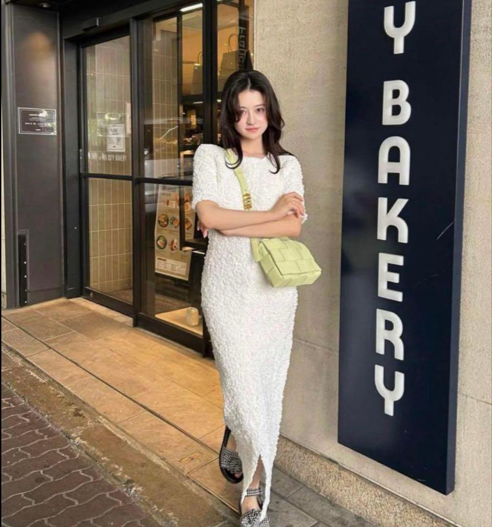 Bibiy. HONEY BEE DRESS ホワイト