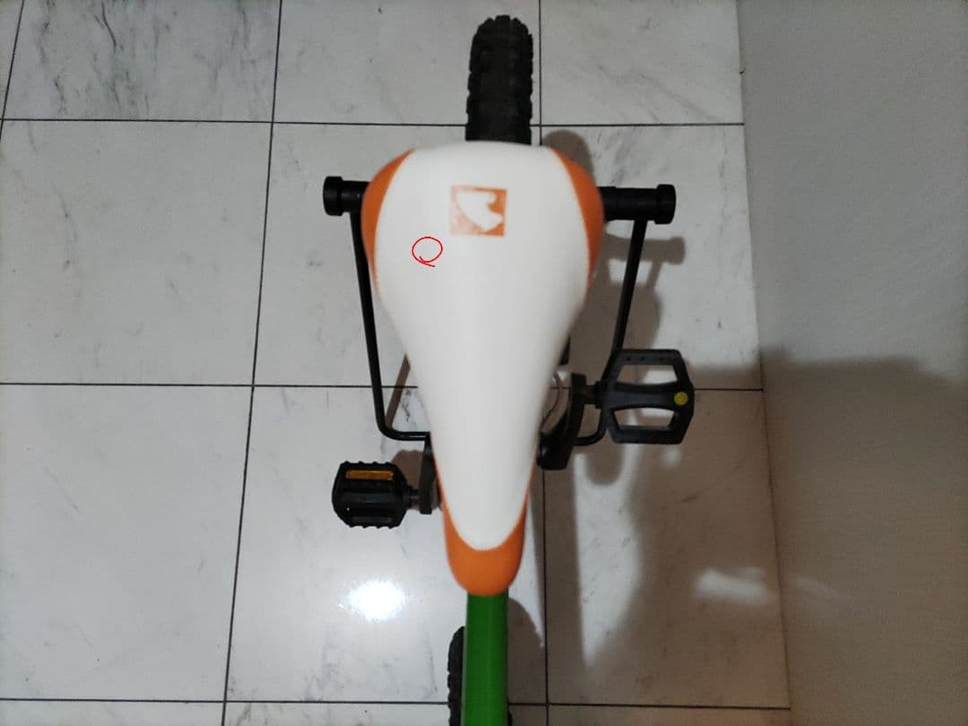 落馬の王子　ヨツバサイクル　幼児用自転車 12インチ 緑オレンジ 補助輪付