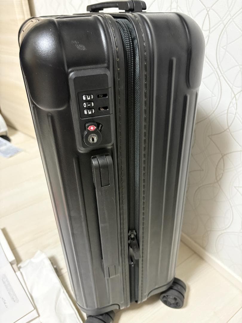 RIMOWA リモワ Essential Cabin S マットブラック