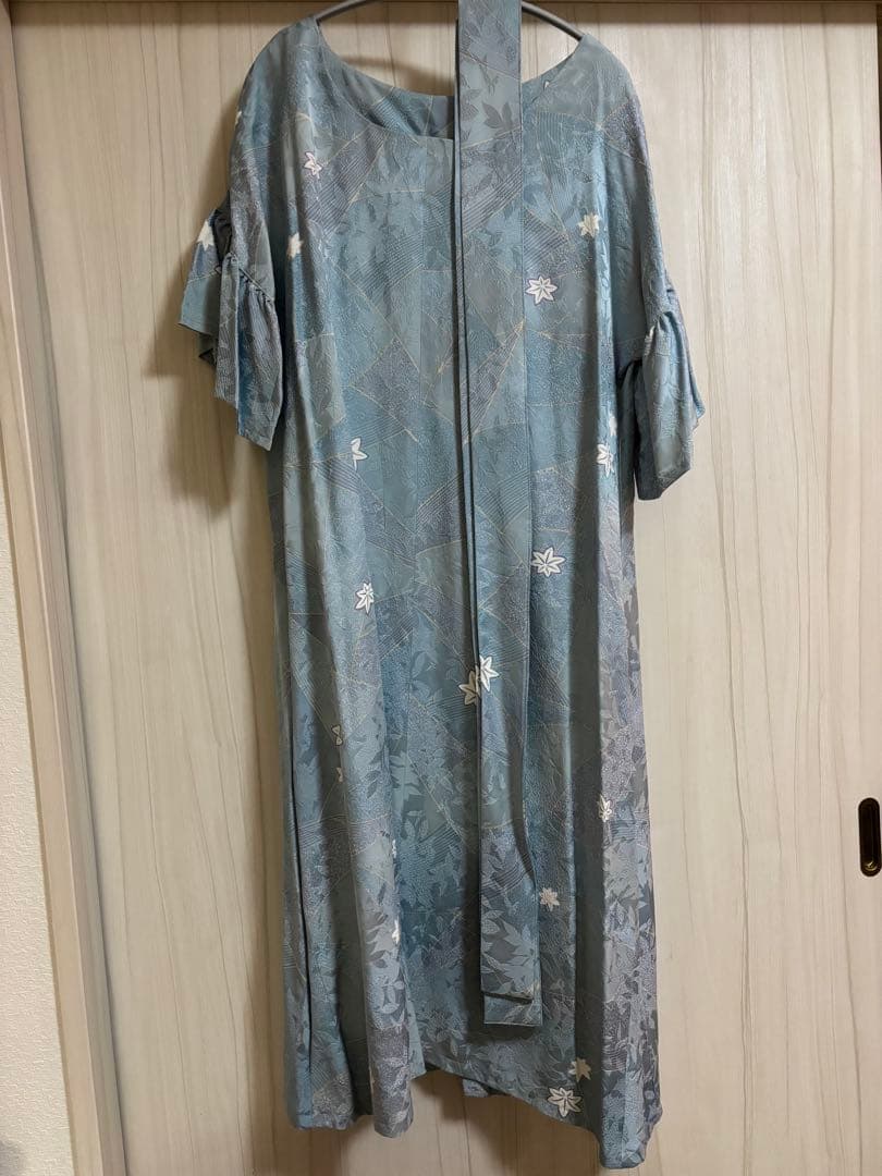 着物リメイクワンピース　水色　紅葉