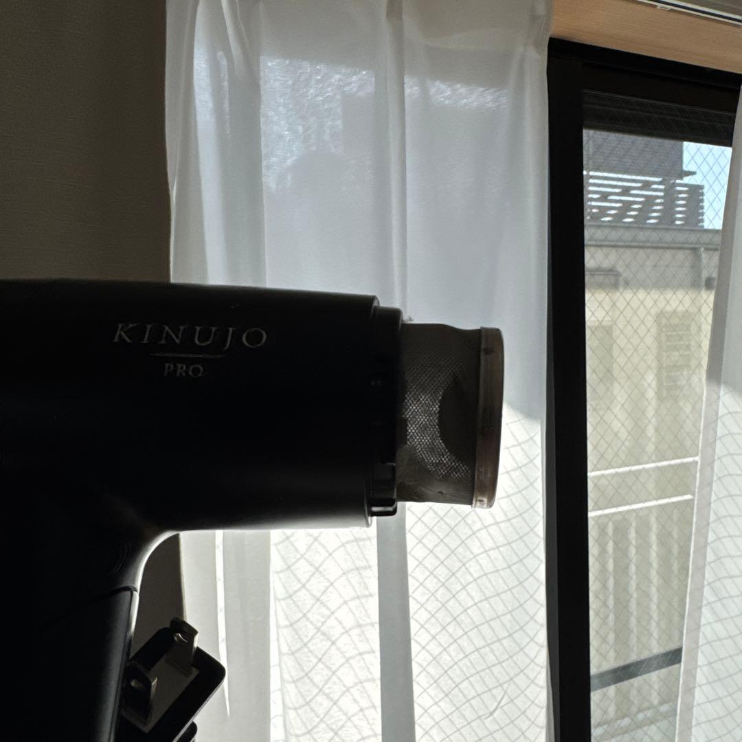 【週末値下げ】KINUJO PRO ブラック ヘアドライヤー