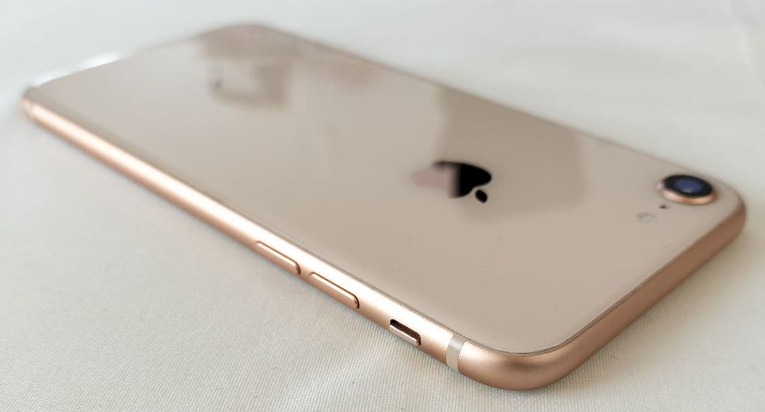 【美品】iPhone8 256GB【完動品】ケース付き