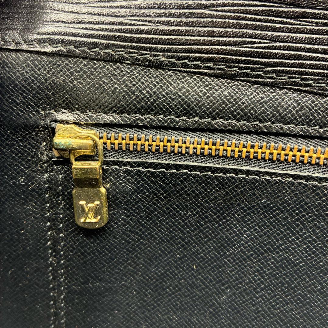 LOUIS VUITTON エピ クラッチバッグ 黒 ブラック A1346A7