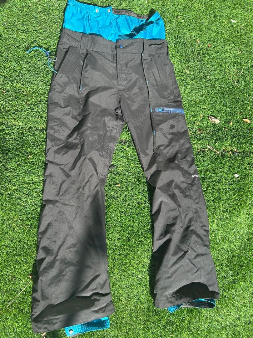 REWスノーボード KAMIKAZE JK S M 上下　gore-tex2L