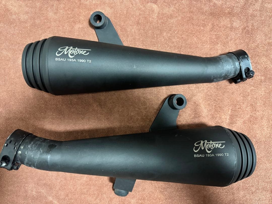 MotoneTriumphボンネビル T100/T120 スリップオンマフラー