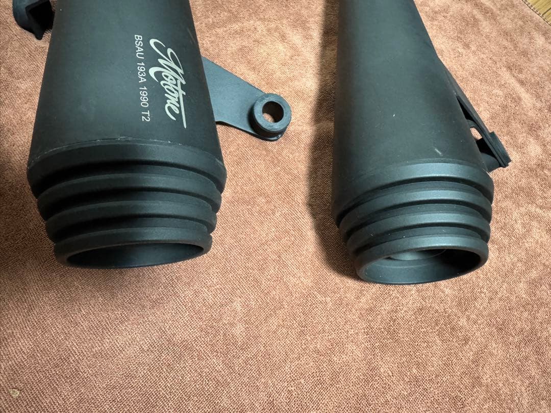 MotoneTriumphボンネビル T100/T120 スリップオンマフラー