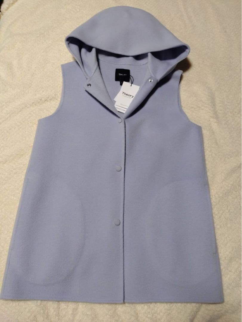 新品未使用 theory セオリー ジレ Sサイズ　水色