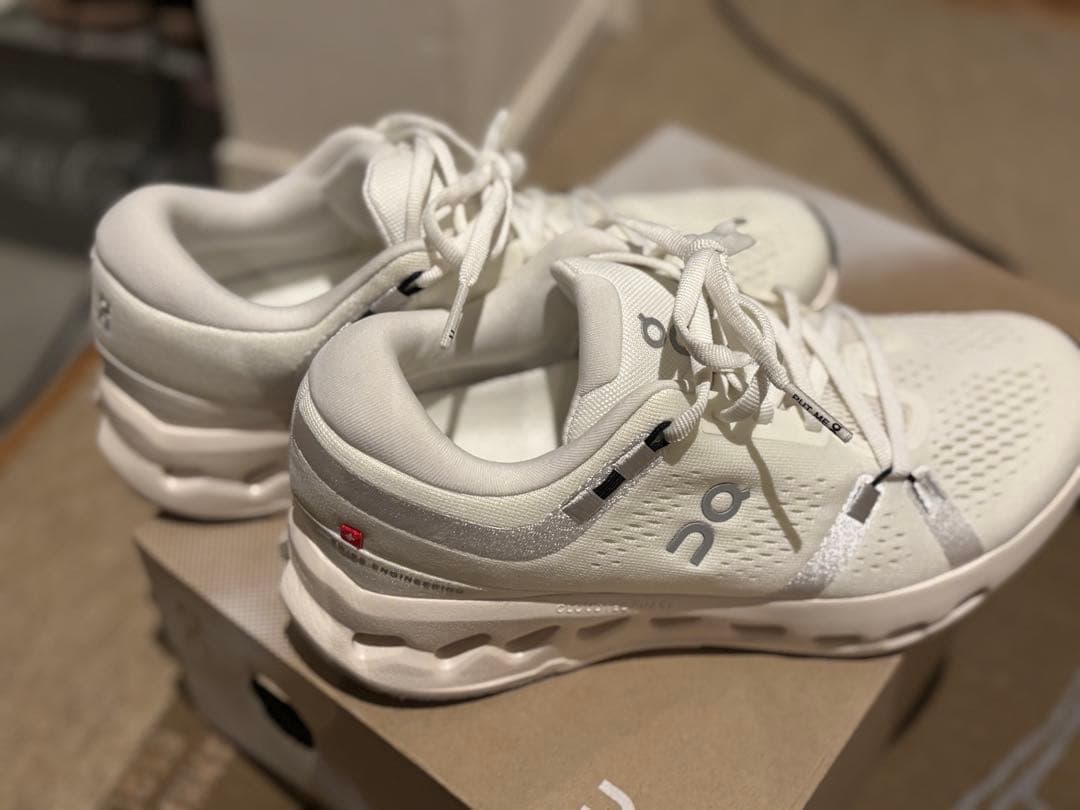 On Cloudsurfer2 ランニングスニーカー