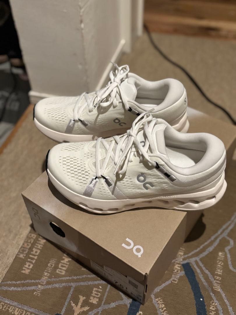 On Cloudsurfer2 ランニングスニーカー