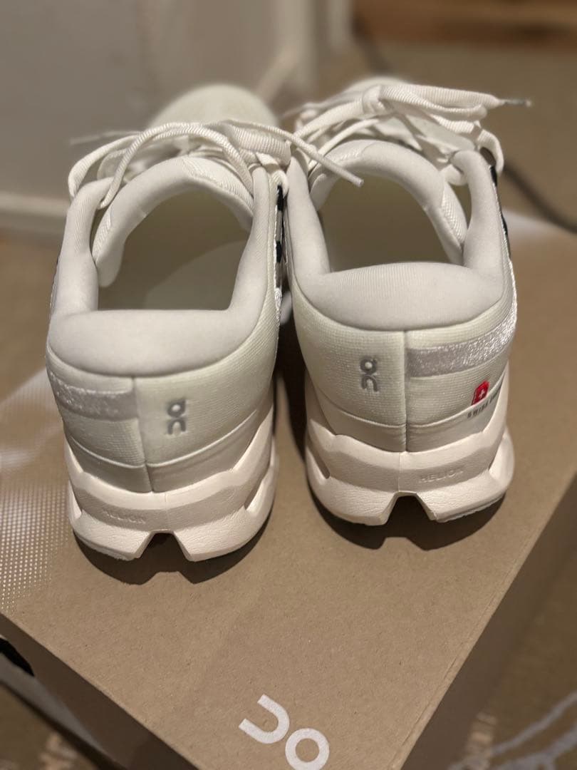 On Cloudsurfer2 ランニングスニーカー