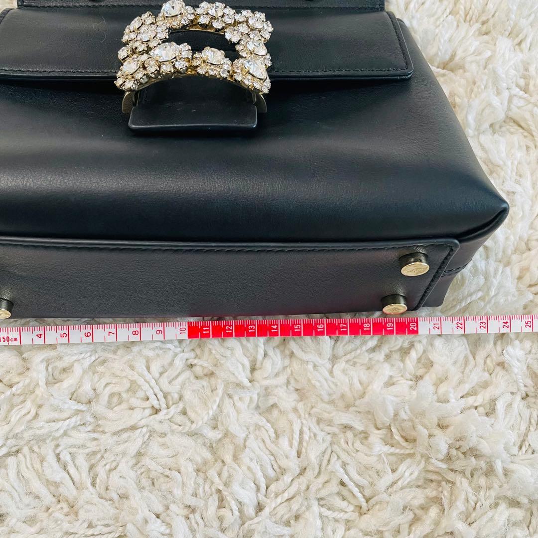 ロジェヴィヴィエ・ビジュー付き黒パーティーバッグ(超美品)✨