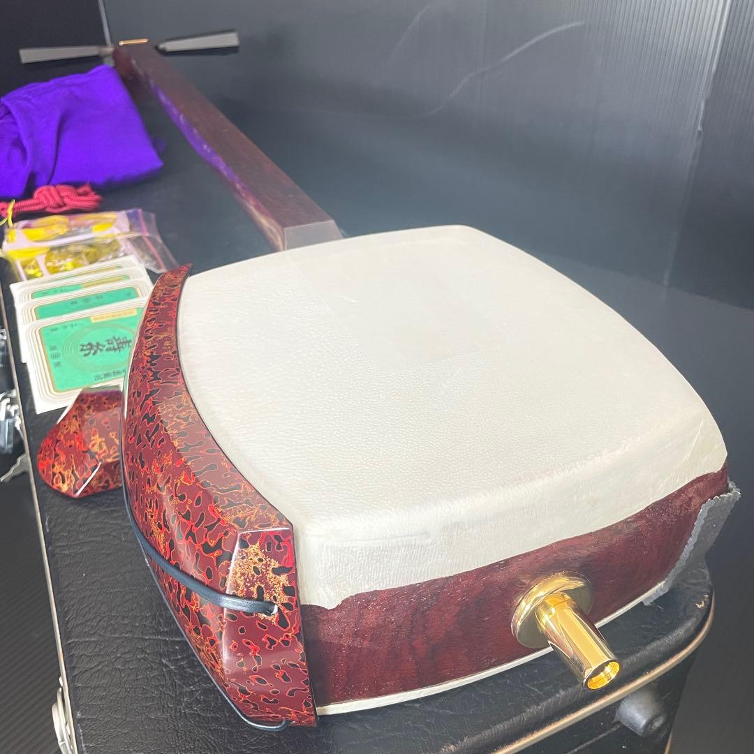 美品 津軽三味線 子持綾杉 虎トチ 金トチ 二本溝 紅木 津軽塗り 即演奏可能