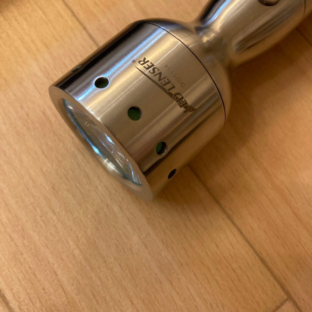 ライト・ランタン Led Lenser V2 Giga Chip