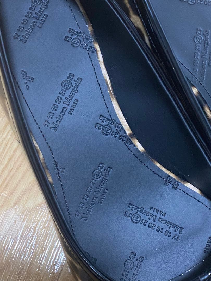 メゾンマルジェラTABI 20AWパテントレザーパンプス38レディースレオパード