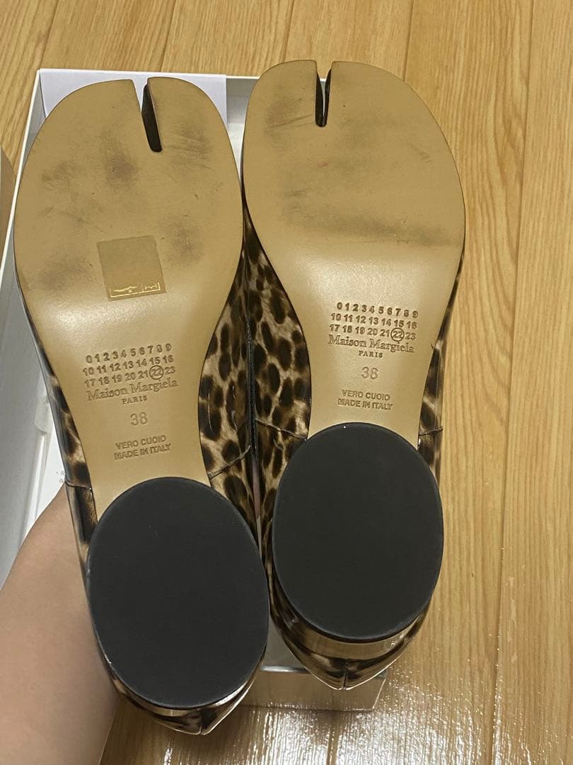 メゾンマルジェラTABI 20AWパテントレザーパンプス38レディースレオパード