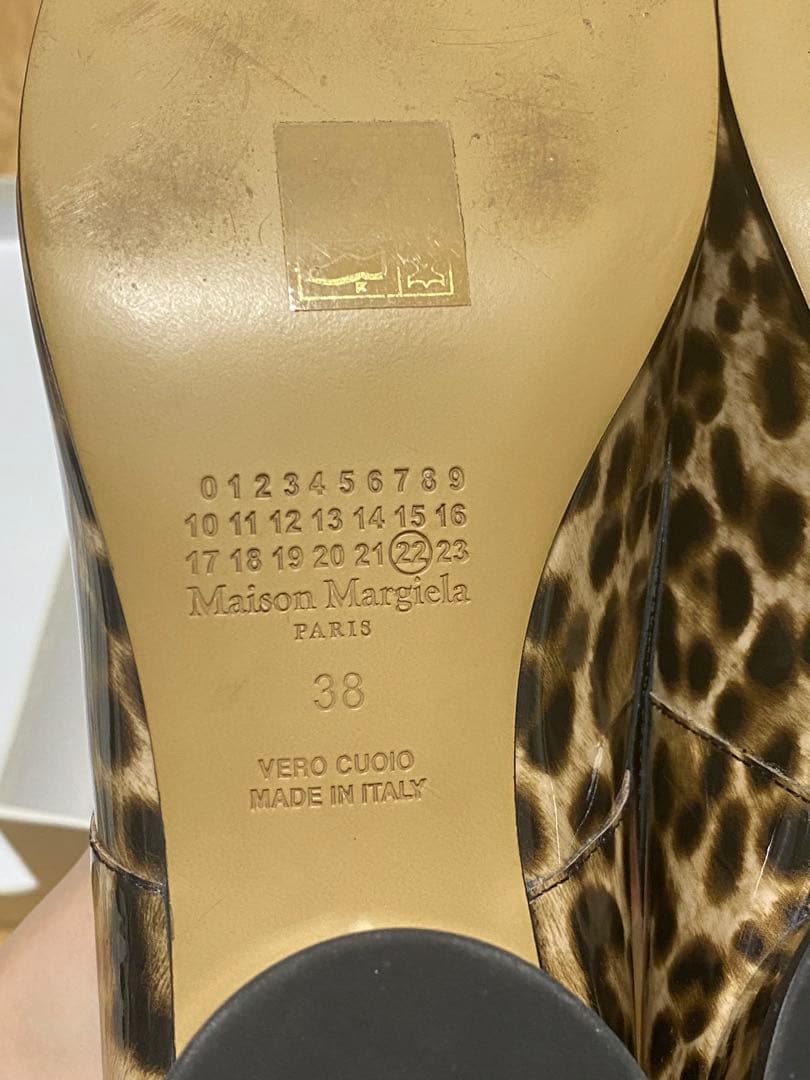 メゾンマルジェラTABI 20AWパテントレザーパンプス38レディースレオパード