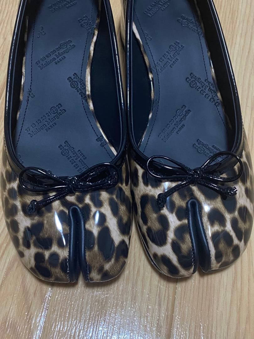 メゾンマルジェラTABI 20AWパテントレザーパンプス38レディースレオパード