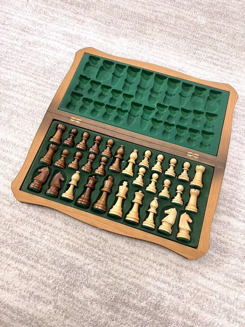 ドイツ製 手作り 木製 折畳み ドイツのアンティーク店で購入♪ チェス盤　 美品