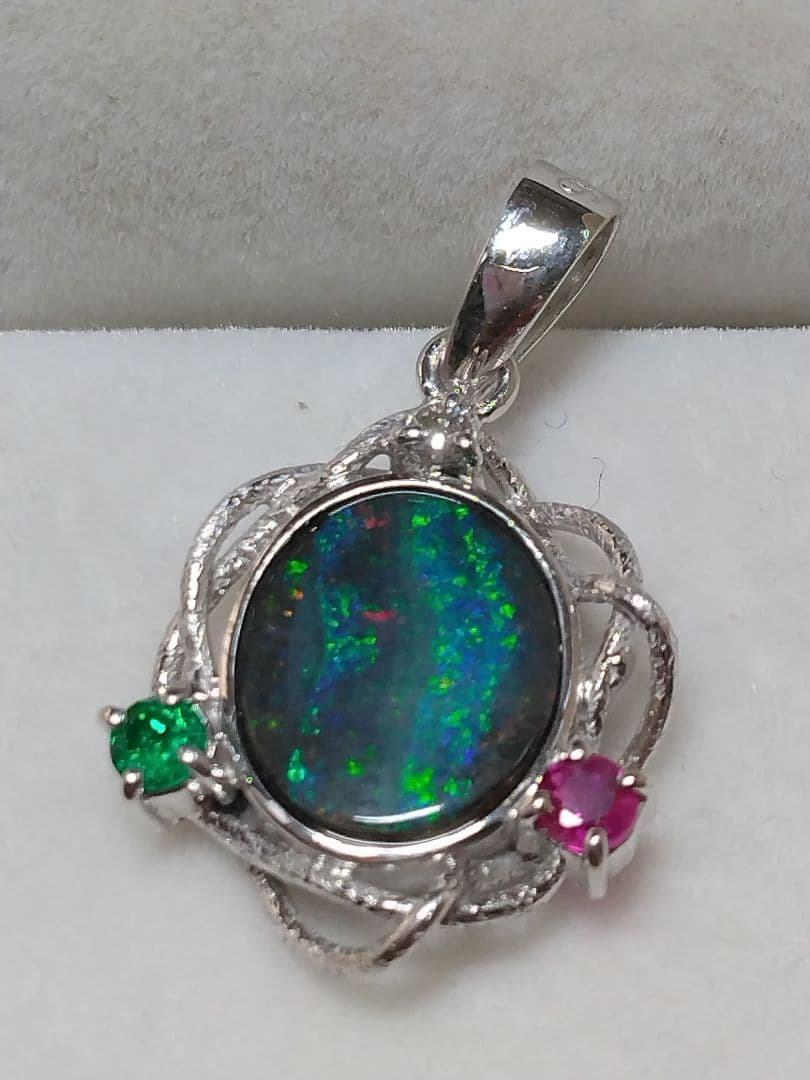 専用◆ボルダーオパール、ダイヤモンド、エメラルド、ルビーつきペンダントトップ