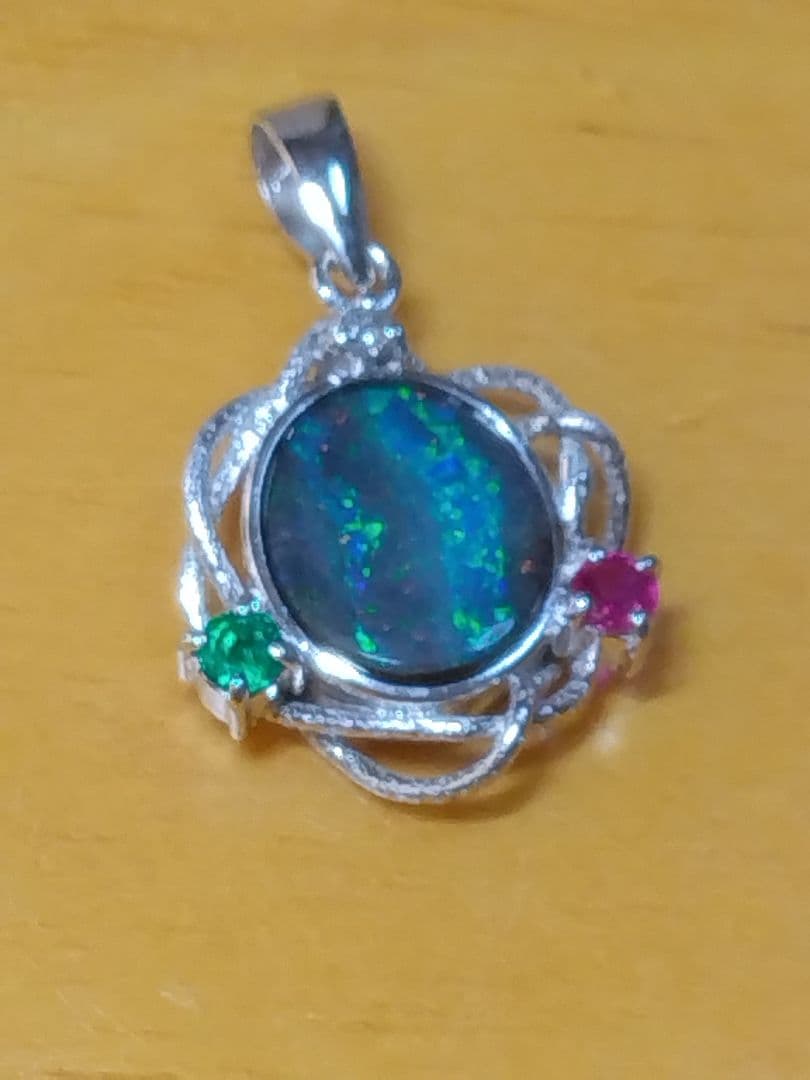 専用◆ボルダーオパール、ダイヤモンド、エメラルド、ルビーつきペンダントトップ