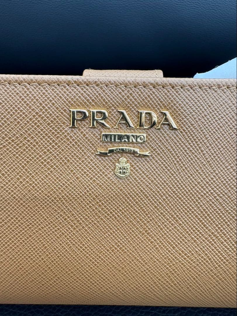 【新品未使用】PRADA プラダ サフィアーノレザー 二つ折り財布 1ML225