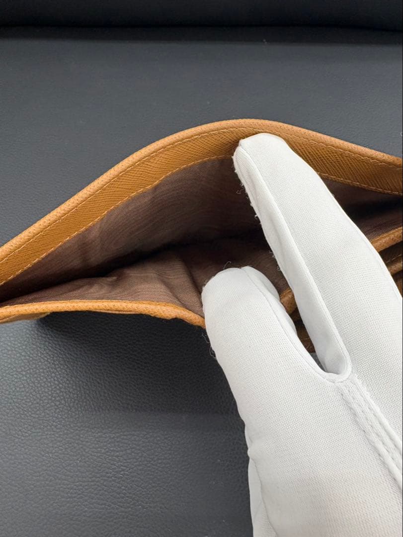 【新品未使用】PRADA プラダ サフィアーノレザー 二つ折り財布 1ML225