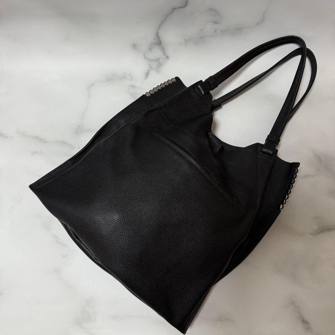 イアパピヨネ　レザースタッズトート　ブラック　黒