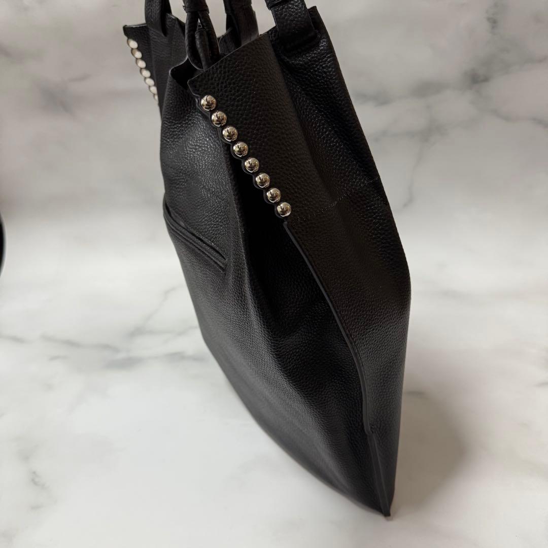 イアパピヨネ　レザースタッズトート　ブラック　黒