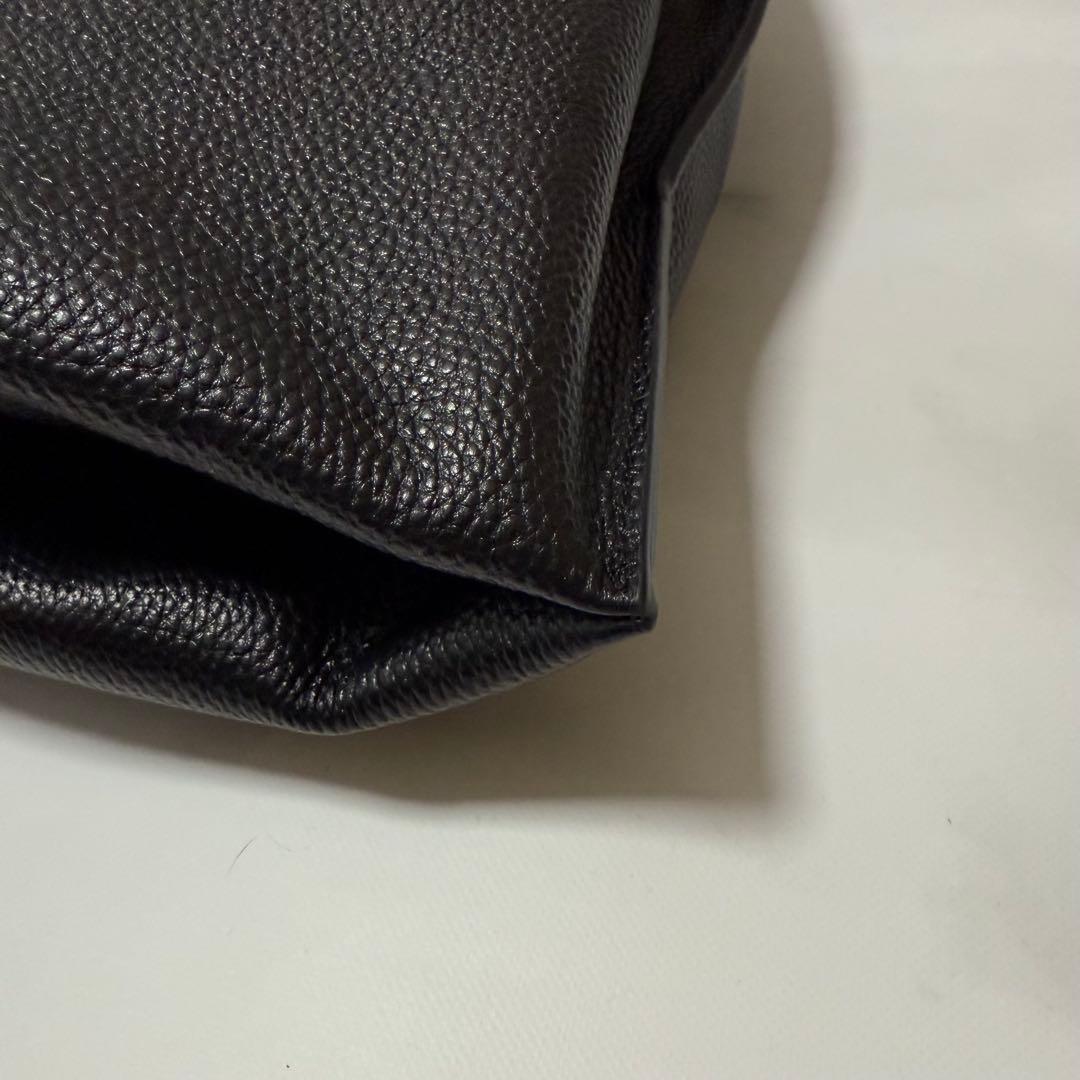 イアパピヨネ　レザースタッズトート　ブラック　黒