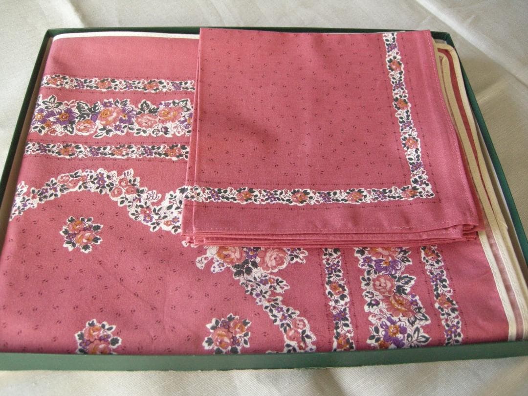 ソレイアード　SOULEIADO　テーブルクロス＋ナフキン4枚