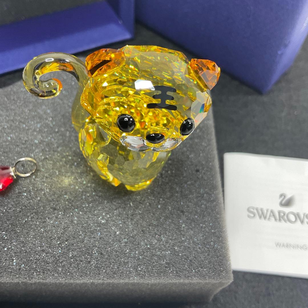 スワロフスキー　トラ