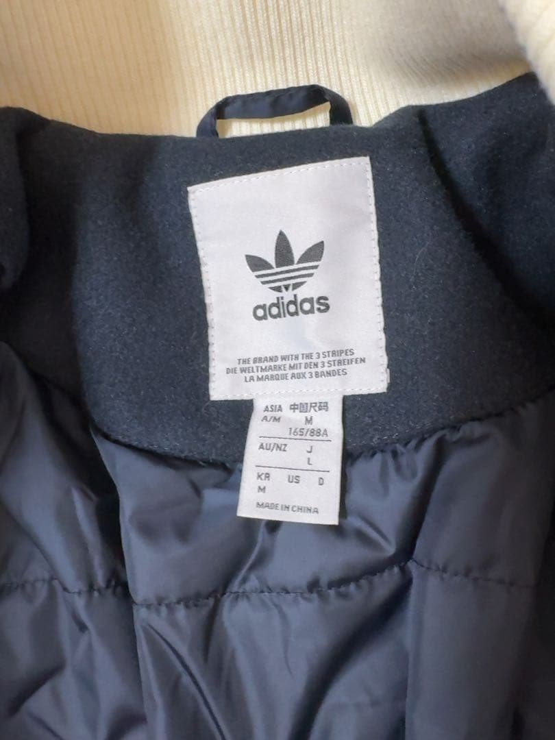 美品　adidasoriginals アウター　スタジャン　紺色　Lサイズ