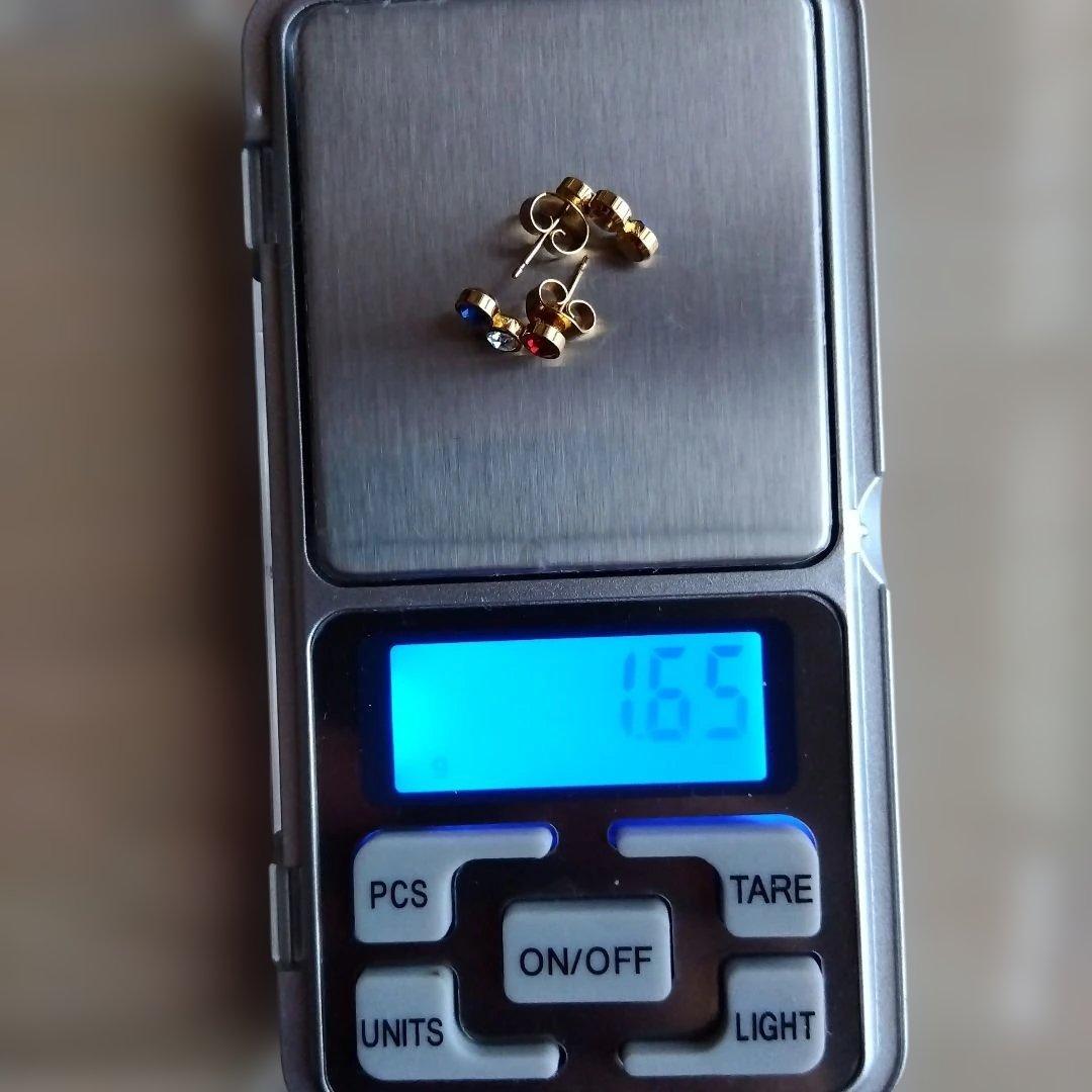 k18ピアス両耳用　トリコロールカラーのストーン