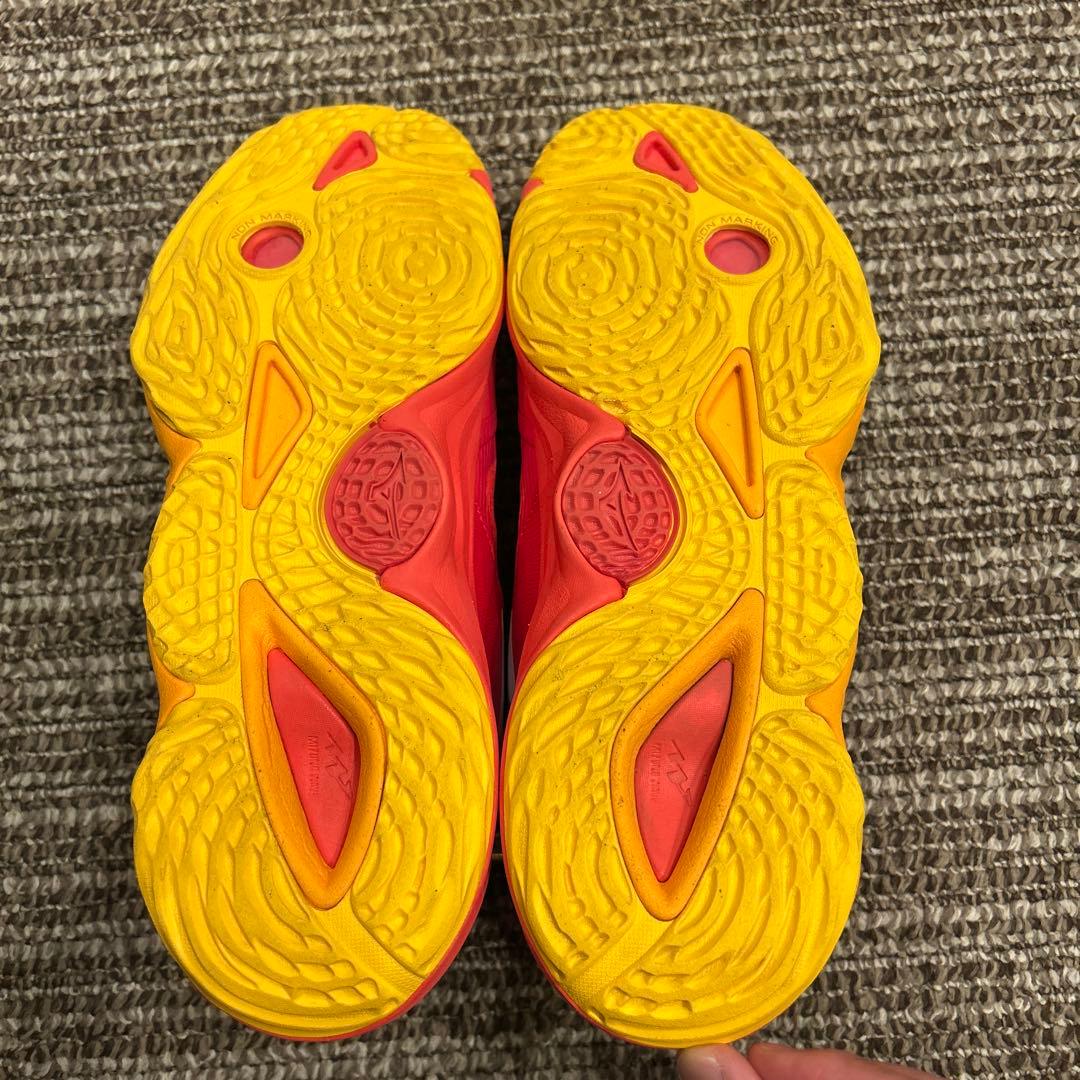 Mizuno バレーボールシューズ ウエーブモーメンタム3 28.0cm